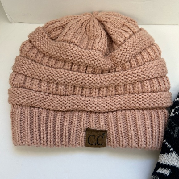 Hats / 3 in bundle/ laundered flat dryed/ see all pictures / one size - Picture 2 of 6